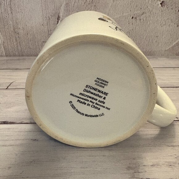 Peanuts Snoopy and Woodstock Stoneware White Black Yellow Mug 2020 (SKU: 162MI) - Picture 4 of 6